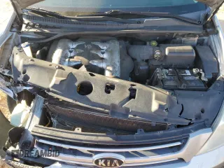 2007 Kia Sedona with VIN KNDMB133676139354, listed as a Copart auction lot 88215955 with 186,600 mi miles and Salvage Title. Bid and sale history available at carsss.com. Image 14.
