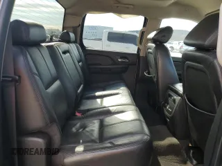 2007 GMC Sierra Denali z VIN 2GTEK638671727288, wystawiony jako Copart lot #88502795 z przebiegiem 170 723 mil mil oraz Szkody całkowita. Historia ofert i sprzedaży dostępna na DreamBid. Obrazek 6.
