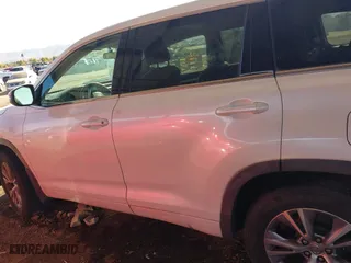 2015 Toyota Highlander LE with VIN 5TDBKRFH5FS115459, listed as a IAAI auction lot 41326097 with 158,574 mi miles. Bid and sale history available at carsss.com. Image 14.