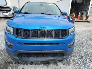2018 Jeep Compass Latitude z VIN 3C4NJCBB6JT407859, wystawiony jako Copart lot #55506365 z przebiegiem 118 427 mil mil oraz Szkoda całkowita • Salvage title. Historia ofert i sprzedaży dostępna na DreamBid. Obrazek 5.