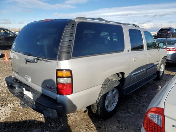 2004 GMC Yukon XL SLT with VIN 1GKEC16T24J120519, listed as a Copart auction lot 84963154 with 185,599 mi miles and Salvage Title. Bid and sale history available at carsss.com. Image 3.