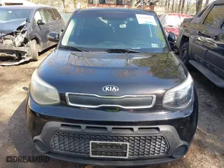2015 Kia Soul with VIN KNDJN2A23F7131828, listed as a IAAI auction lot 41945277 with 150,000 mi miles. Bid and sale history available at carsss.com. Image 6.