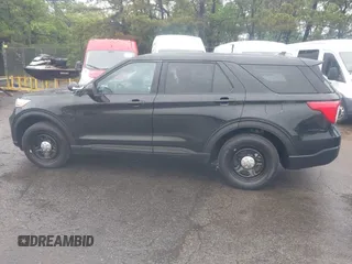 2021 Ford Police Interceptor Utility z VIN 1FM5K8AB0MGB24809, wystawiony jako IAAI lot #42341896 z przebiegiem 98 134 mil mil oraz . Historia ofert i sprzedaży dostępna na DreamBid. Obrazek 14.