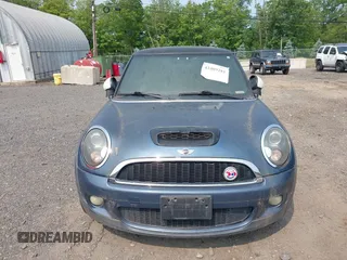 2010 MINI Hardtop S with VIN WMWMF7C54ATZ74321, listed as a IAAI auction lot 42409281 with 193,547 mi miles and . Bid and sale history available at DreamBid. Image 6.
