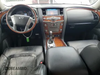2015 Infiniti QX80 z VIN JN8AZ2NC3F9371378, wystawiony jako Copart lot #54949365 z przebiegiem 131 679 mil mil oraz Szkody całkowita. Historia ofert i sprzedaży dostępna na DreamBid. Obrazek 8.