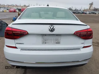 2019 Volkswagen Passat Wolfsburg Edition z VIN 1VWLA7A38KC004758, wystawiony jako IAAI lot #42404110 z przebiegiem 71 694 mil mil oraz . Historia ofert i sprzedaży dostępna na DreamBid. Obrazek 16.