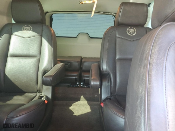 2011 Cadillac Escalade Platinum Edition with VIN 1GYS3DEF7BR339674, listed as a Copart auction lot 44006585 with 184,800 mi miles and Salvage Title. Bid and sale history available at carsss.com. Image 10.