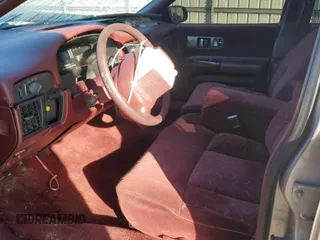 1996 Chevrolet Caprice 1SA Special Value z VIN 1G1BL52W4TR157070, wystawiony jako Copart lot #44377765 z przebiegiem Nie podano mil oraz Szkoda całkowita • Salvage title. Historia ofert i sprzedaży dostępna na DreamBid. Obrazek 7.