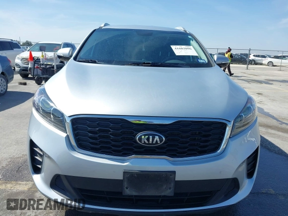 2019 Kia Sorento LX with VIN 5XYPG4A33KG533371, listed as a IAAI auction lot 41602096 with 122,231 mi miles. Bid and sale history available at carsss.com. Image 12.