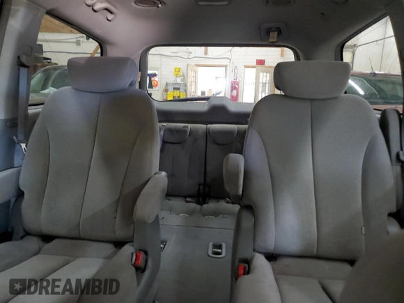 2007 Hyundai Entourage GLS z VIN KNDMC233876042661, wystawiony jako Copart lot #54363495 z przebiegiem 218 757 mil mil oraz Nie do naprawy • Non repairable. Historia ofert i sprzedaży dostępna na DreamBid. Obrazek 10.