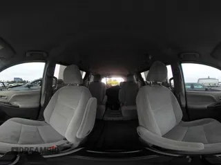 2015 Toyota Sienna LE AAS z VIN 5TDKK3DC3FS552378, wystawiony jako IAAI lot #42451782 z przebiegiem 257 916 mil mil oraz . Historia ofert i sprzedaży dostępna na DreamBid. Obrazek 18.
