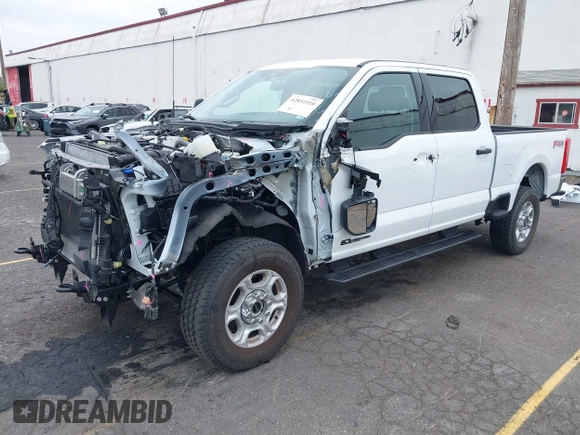 2025 Ford F-250 XL z VIN 1FT7W2BT1SED32938, wystawiony jako IAAI lot #42831510 z przebiegiem 7 496 mil mil oraz . Historia ofert i sprzedaży dostępna na DreamBid. Obrazek 21.