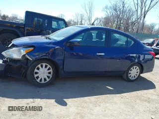 2019 Nissan Versa SV z VIN 3N1CN7AP2KL842799, wystawiony jako IAAI lot #42051006 z przebiegiem 123 075 mil mil oraz . Historia ofert i sprzedaży dostępna na DreamBid. Obrazek 14.
