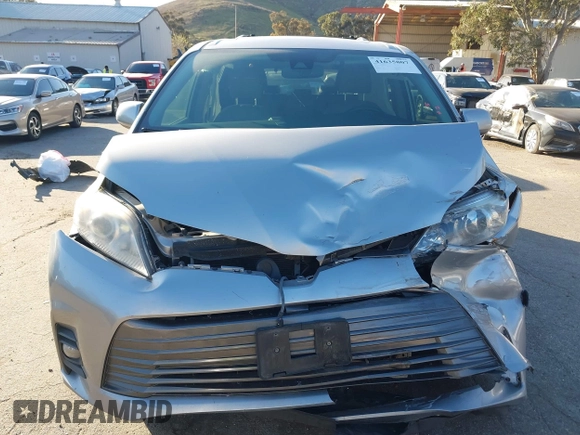 2020 Toyota Sienna XLE Auto Access Seat with VIN 5TDYZ3DC0LS049229, listed as a IAAI auction lot 41635807 with 102,674 mi miles. Bid and sale history available at carsss.com. Image 12.
