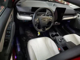 2022 Ford Mustang Mach-E Premium z VIN 3FMTK3SUXNMA56049, wystawiony jako Copart lot #55595135 z przebiegiem Nie podano mil oraz Szkoda całkowita • Salvage title. Historia ofert i sprzedaży dostępna na DreamBid. Obrazek 8.