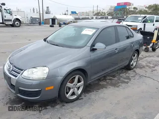 2010 Volkswagen Jetta Limited Edition z VIN 3VWRZ7AJ5AM155314, wystawiony jako IAAI lot #42755441 z przebiegiem 145 072 mil mil oraz . Historia ofert i sprzedaży dostępna na DreamBid. Obrazek 2.