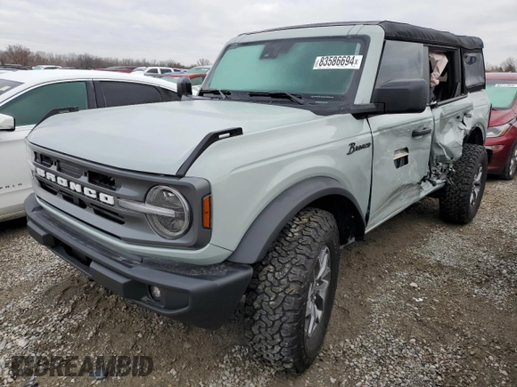 2024 Ford Bronco Big Bend z VIN 1FMDE7BH8RLA55673, wystawiony jako Copart lot #83586694 z przebiegiem 2629 mil mil oraz Szkody całkowita. Historia ofert i sprzedaży dostępna na DreamBid. Obrazek 1.