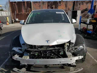 2023 Tesla Model Y Long Range with VIN 7SAYGAEE7PF619170, listed as a Copart auction lot 47647585 with 35,674 mi miles and Salvage Title. Bid and sale history available at DreamBid. Image 5.