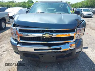 2011 Chevrolet Silverado 1500 LT with VIN 1GCRCSE05BZ202981, listed as a IAAI auction lot 42136318 with 106,277 mi miles and . Bid and sale history available at DreamBid. Image 11.
