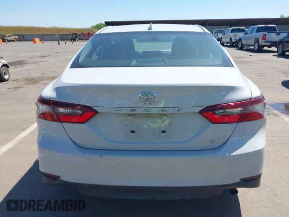 2024 Toyota Camry LE z VIN 4T1C11AK3RU214854, wystawiony jako IAAI lot #42143146 z przebiegiem 50 344 mil mil oraz . Historia ofert i sprzedaży dostępna na DreamBid. Obrazek 17.