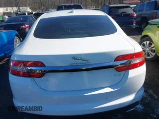 2015 Jaguar XF V6 Portfolio with VIN SAJWA0F7XF8U64372, listed as a IAAI auction lot 41352544 with 62,307 mi miles. Bid and sale history available at carsss.com. Image 16.