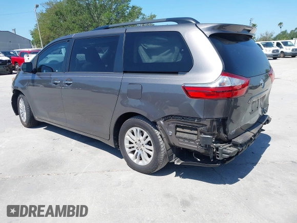 2017 Toyota Sienna XLE Auto Access Seat with VIN 5TDYZ3DC4HS856263, listed as a IAAI auction lot 42003167 with 100,105 mi miles. Bid and sale history available at carsss.com. Image 3.