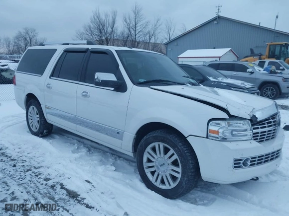 2012 Lincoln Navigator L with VIN 5LMJJ3J59CEL07440, listed as a IAAI auction lot 41257032 with 100,073 mi miles. Bid and sale history available at carsss.com. Image 1.
