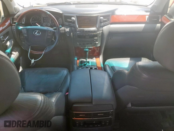 2010 Lexus LX 570 z VIN JTJHY7AX1A4035427, wystawiony jako Copart lot #61180645 z przebiegiem 330 834 mil mil oraz Czysty tytuł • Clean title. Historia ofert i sprzedaży dostępna na DreamBid. Obrazek 8.