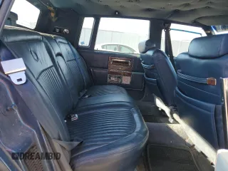 1992 Cadillac Brougham z VIN 1G6DW54E7NR707492, wystawiony jako Copart lot #79950214 z przebiegiem 263 624 mil mil oraz Tytuł czysty. Historia ofert i sprzedaży dostępna na DreamBid. Obrazek 10.