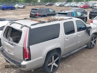2007 Chevrolet Suburban LTZ with VIN 1GNFK16377R405989, listed as a IAAI auction lot 41911997 with 177,903 mi miles. Bid and sale history available at carsss.com. Image 6.