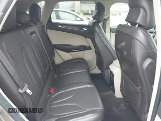 2019 Lincoln MKC Reserve with VIN 5LMCJ3C9XKUL09386, listed as a IAAI auction lot 41857681 with 66,101 mi miles and . Bid and sale history available at DreamBid. Image 8.