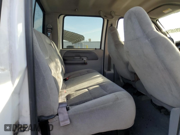 2001 Ford F-350 XL with VIN 1FTSW30S21ED10763, listed as a Copart auction lot 42611925 with 208,484 mi miles and Salvage Title. Bid and sale history available at DreamBid. Image 11.