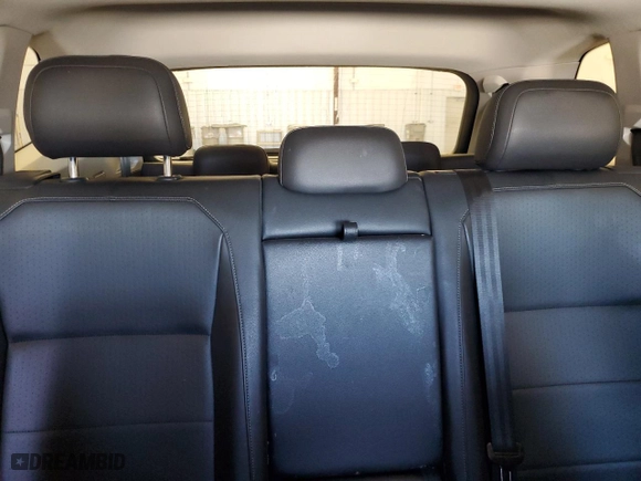 2018 Volkswagen Tiguan SEL with VIN 3VV3B7AX0JM014850, listed as a Copart auction lot 48732235 with 102,320 mi miles and Clean Title. Bid and sale history available at carsss.com. Image 10.