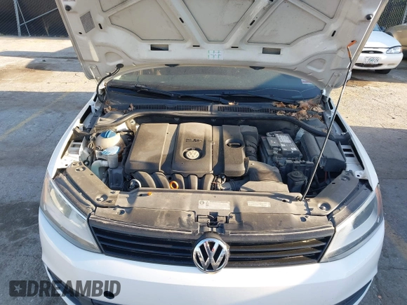 2012 Volkswagen Jetta Sedan SE w/Convenience & Sunroof with VIN 3VWDX7AJ4CM386885, listed as a IAAI auction lot 42052411 with 328,232 mi miles. Bid and sale history available at carsss.com. Image 10.