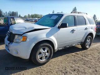 2012 Ford Escape XLT z VIN 1FMCU9DG9CKB92696, wystawiony jako IAAI lot #42065795 z przebiegiem 197 211 mil mil oraz . Historia ofert i sprzedaży dostępna na DreamBid. Obrazek 2.