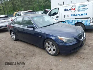 2006 BMW 5 Series 525i with VIN WBANE53536CK91416, listed as a IAAI auction lot 42076035 with 221,239 mi miles. Bid and sale history available at carsss.com. Image 1.