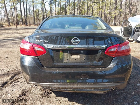 2018 Nissan Altima 2.5 SR with VIN 1N4AL3AP0JC195614, listed as a IAAI auction lot 41502229 with 150,969 mi miles. Bid and sale history available at carsss.com. Image 15.