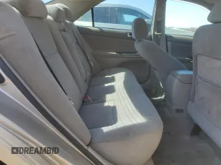 2005 Toyota Camry STD z VIN 4T1BE32K05U396288, wystawiony jako Copart lot #58361185 z przebiegiem 227 110 mil mil oraz Szkoda całkowita • Salvage title. Historia ofert i sprzedaży dostępna na DreamBid. Obrazek 10.