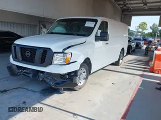 2019 Nissan NV Cargo S z VIN 1N6BF0KM6KN807312, wystawiony jako IAAI lot #42212923 z przebiegiem 211 162 mil mil oraz . Historia ofert i sprzedaży dostępna na DreamBid. Obrazek 2.