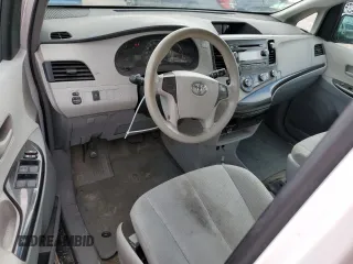 2013 Toyota Sienna L с VIN 5TDZK3DC6DS315122, выставлен на аукционе Copart как лот 47453125 с пробегом 161 106 миль миль и На запчасти • Non repairable. История ставок и продаж доступна на DreamBid. Изображение 8.
