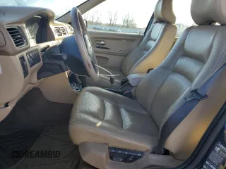 2000 Volvo S70 z VIN YV1LS56D3Y2658047, wystawiony jako Copart lot #79884694 z przebiegiem 112 846 mil mil oraz Szkody całkowita. Historia ofert i sprzedaży dostępna na DreamBid. Obrazek 7.