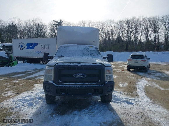 2015 Ford Super Duty F-250 SRW XL with VIN 1FDBF2B61FEA47596, listed as a IAAI auction lot 41430164 with 595,329 mi miles. Bid and sale history available at carsss.com. Image 12.