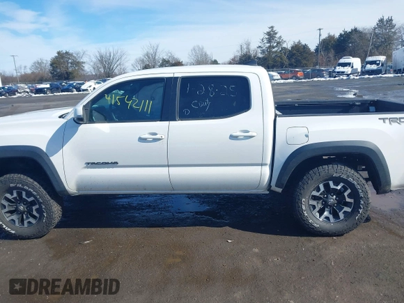 2016 Toyota Tacoma SR with VIN 5TFCZ5AN1GX017336, listed as a IAAI auction lot 41542111 with 127,162 mi miles. Bid and sale history available at carsss.com. Image 14.