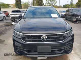 2022 Volkswagen Tiguan SE R-Line Black z VIN 3VVCB7AX6NM165794, wystawiony jako IAAI lot #42057380 z przebiegiem 25 700 mil mil oraz . Historia ofert i sprzedaży dostępna na DreamBid. Obrazek 13.