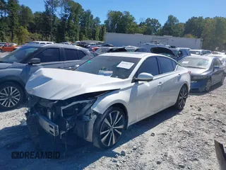 2020 Nissan Altima Platinum with VIN 1N4BL4FV3LC226469, listed as a IAAI auction lot 40570373 with 72,483 mi miles and . Bid and sale history available at carsss.com. Image 17.