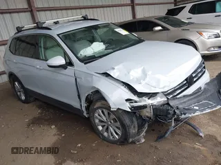 2019 Volkswagen Tiguan SE с VIN 3VV2B7AX9KM051733, выставлен на аукционе IAAI как лот 42568711 с пробегом 74 580 миль миль и . История ставок и продаж доступна на DreamBid. Изображение 1.