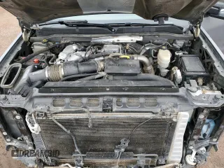 2018 GMC Sierra 2500HD Denali z VIN 1GT12UEY4JF128650, wystawiony jako Copart lot #51102895 z przebiegiem 131 010 mil mil oraz Szkoda całkowita • Salvage title. Historia ofert i sprzedaży dostępna na DreamBid. Obrazek 11.