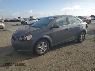 2012 Chevrolet Sonic LT z VIN 1G1JD5SBXC4225133, wystawiony jako Copart lot #68525054 z przebiegiem 93 000 mil mil oraz Szkoda całkowita • Salvage title. Historia ofert i sprzedaży dostępna na DreamBid. Obrazek 1.