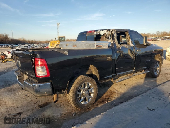 2022 Ram 2500 Tradesman with VIN 3C6UR5CL3NG126678, listed as a Copart auction lot 43810145 with 174,667 mi miles and Salvage Title. Bid and sale history available at carsss.com. Image 3.