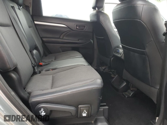 2018 Toyota Highlander LE with VIN 5TDZZRFH2JS284129, listed as a Copart auction lot 58466295 with 130,269 mi miles and Salvage title. Bid and sale history available at DreamBid. Image 11.
